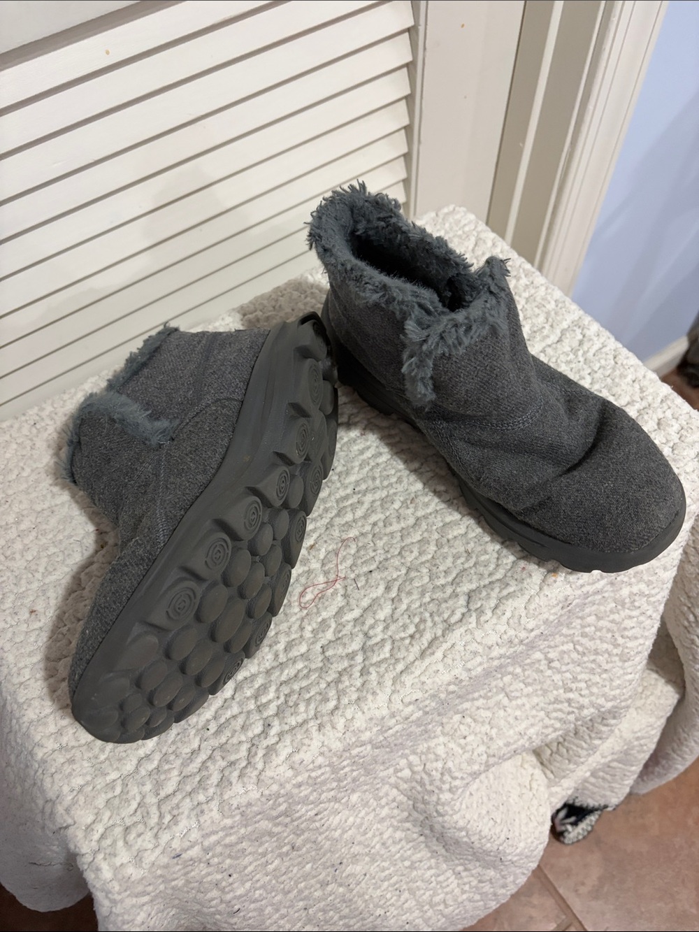 Skechers Gray Fuzzy Lined Ankle Booties